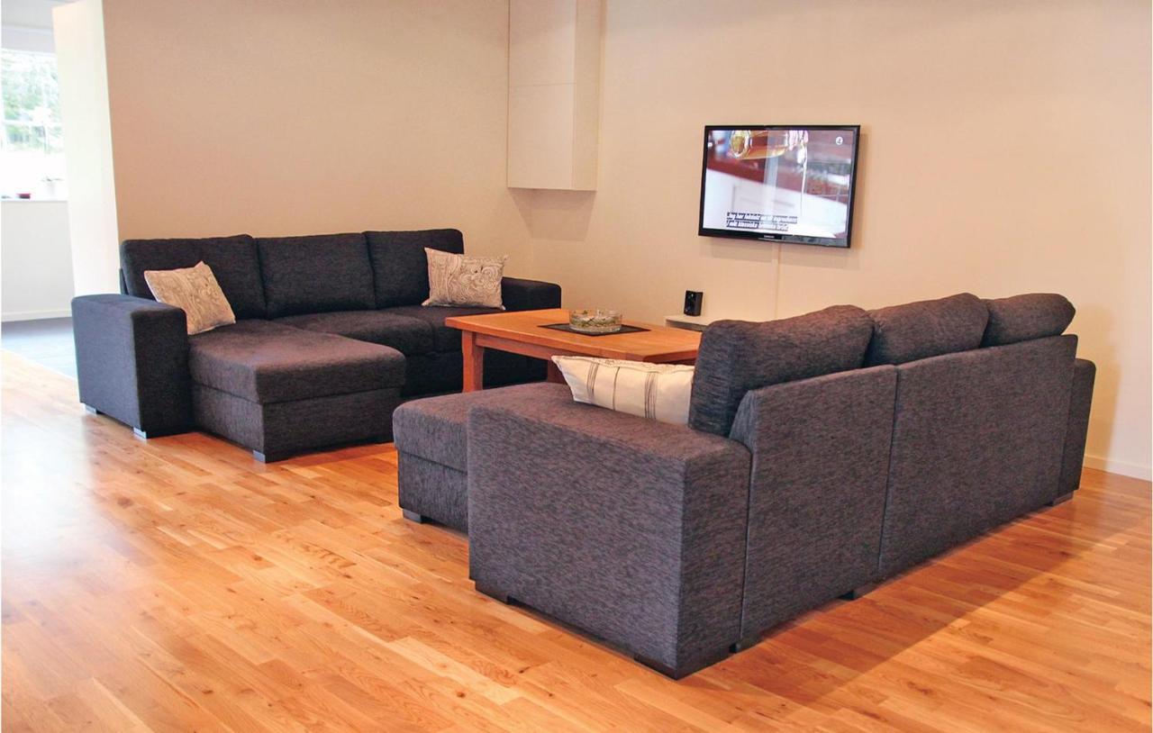 Mullsjö 2 Bedroom Cozy Apartment In Habo מראה חיצוני תמונה